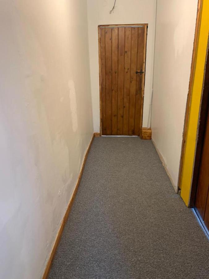 One Lovely Apartmt 1 Double & 2 Camp Beds Stoke-on-Trent Exterior foto